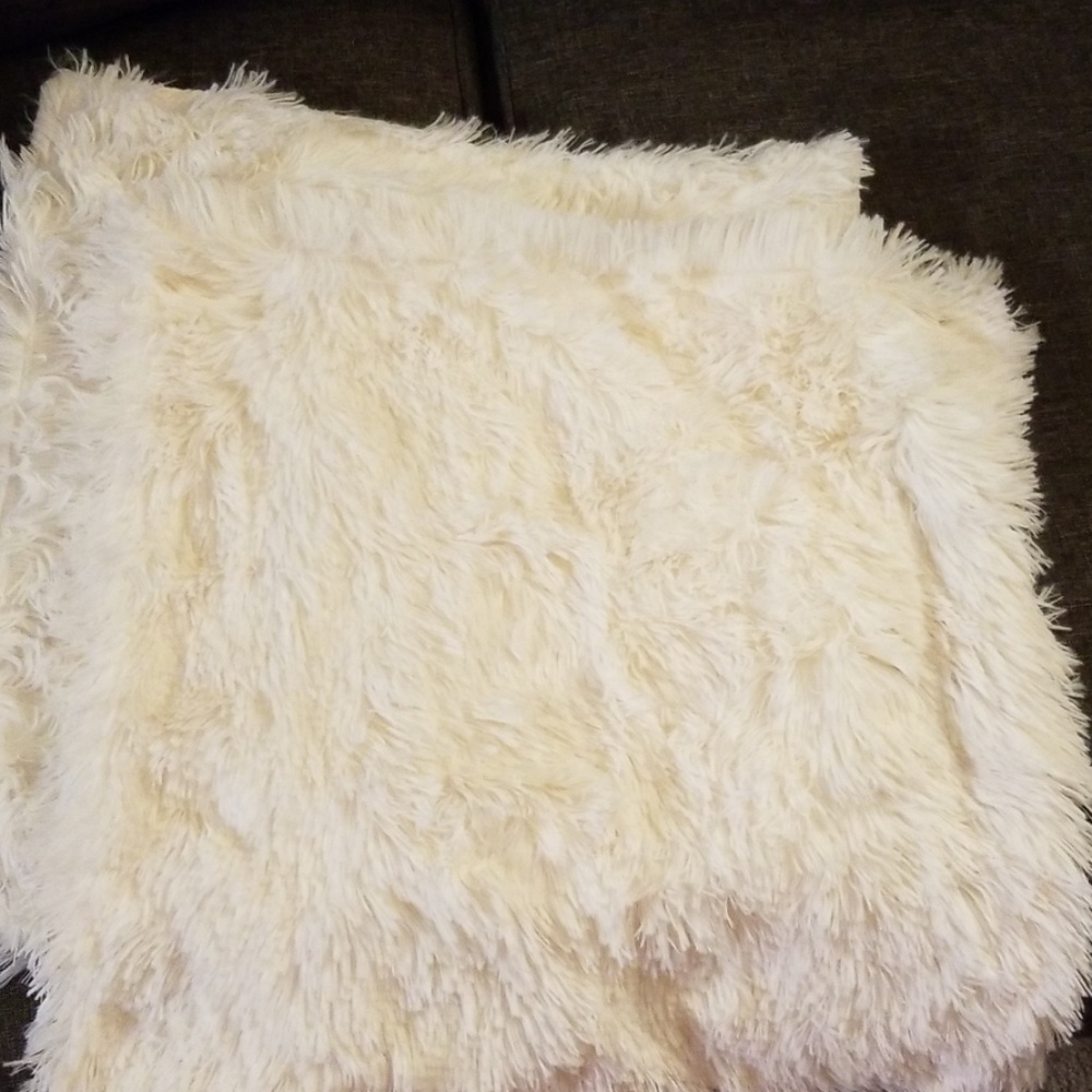 White Faux Fur Fleece Pilliow Covers